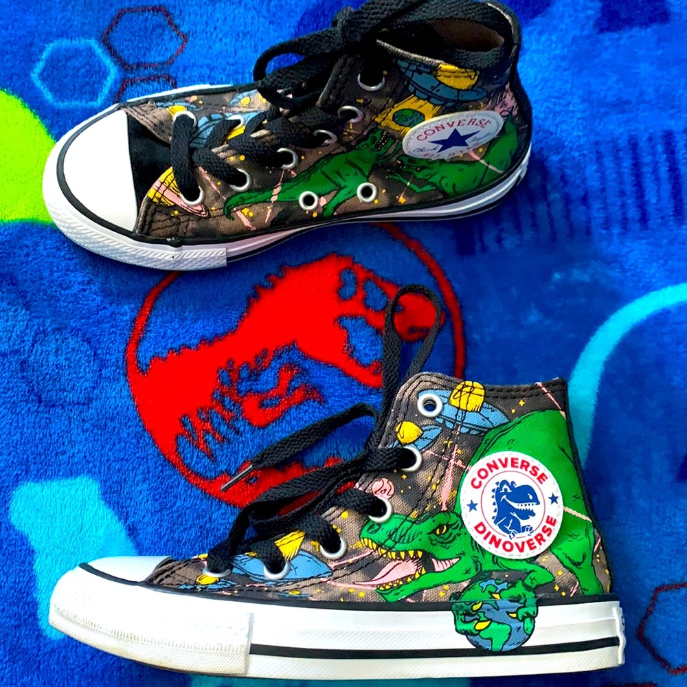 Boys converse